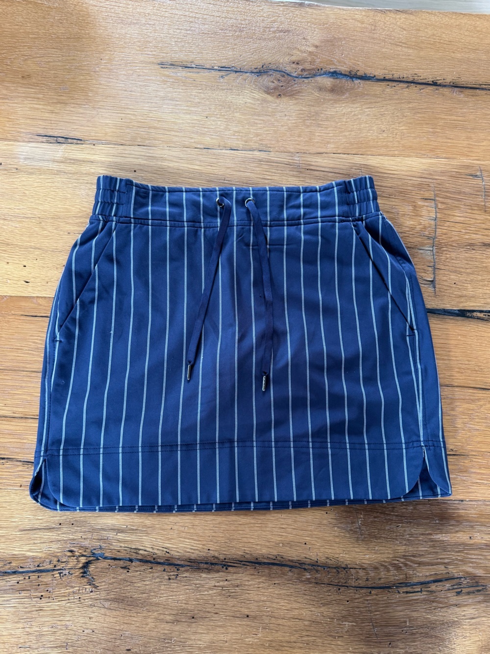Athleta Midtown Pinstripe Skort Navy Blue & White Size 0